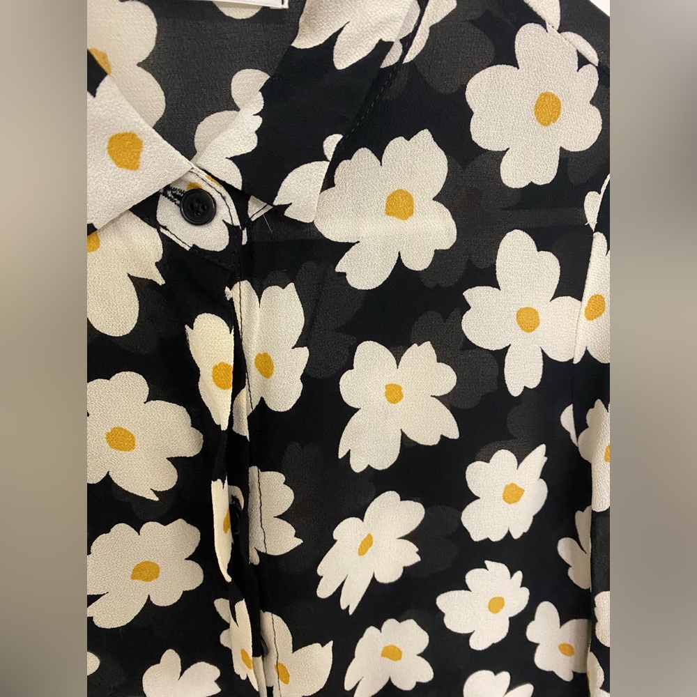 Reformation Violet Daisy print button down XS top - Picture 9 of 9